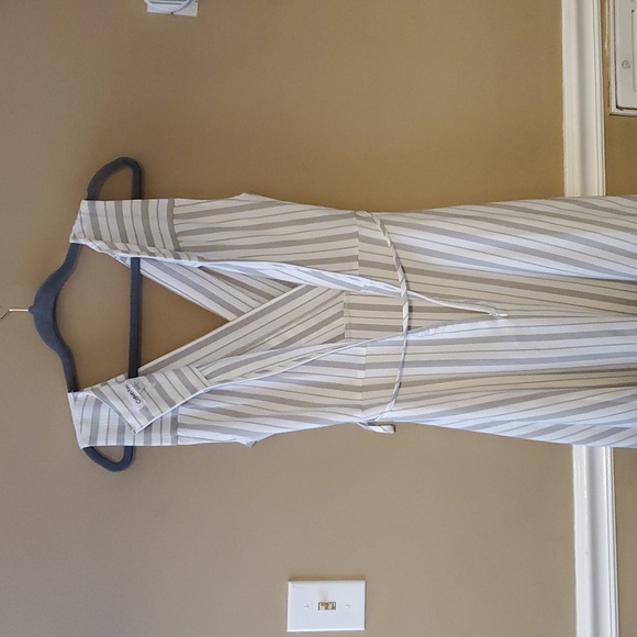 Calvin Klein White Grey Faux-Wrap Striped A-Line Maxi Dress Size 10 NWOT'S - Picture 13 of 13